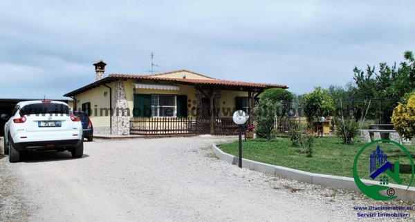 casa indipendente in vendita a Latina