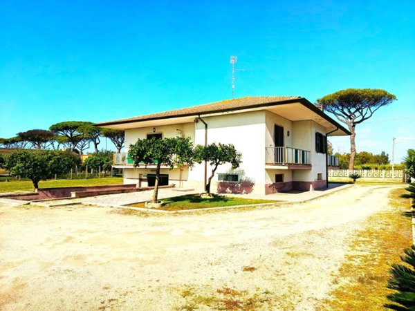 casa indipendente in vendita a Latina in zona Borgo Sabotino