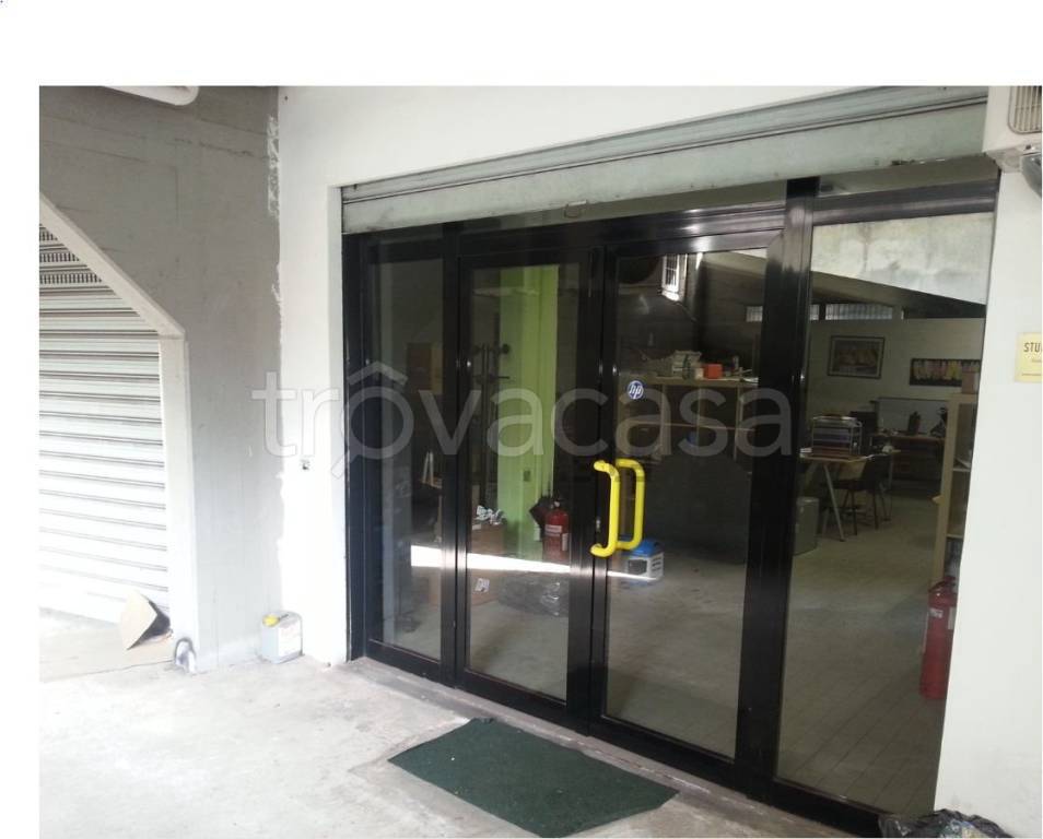 negozio in vendita a Latina