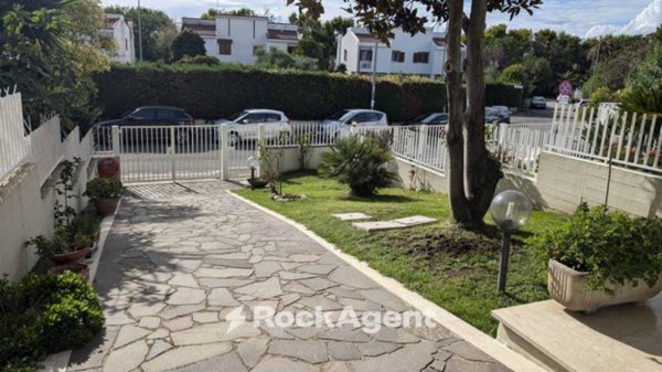 casa indipendente in vendita a Latina