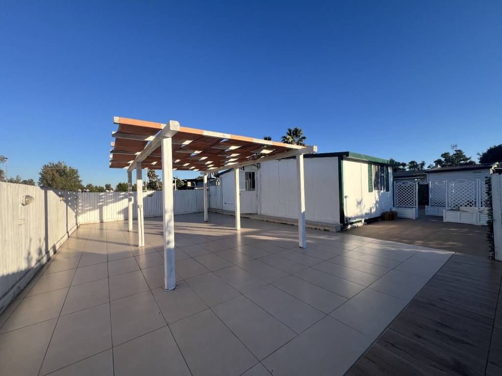 casa indipendente in vendita a Latina in zona Foce Verde