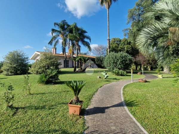 casa indipendente in vendita a Latina in zona Borgo Carso