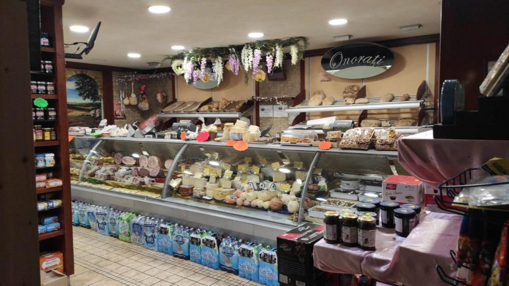 negozio in vendita a Latina