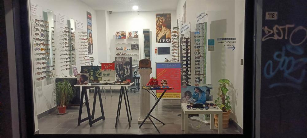 negozio in vendita a Latina in zona Centro Città