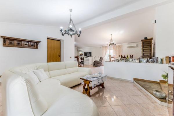 casa indipendente in vendita a Latina in zona Centro Città