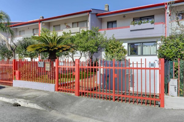 casa indipendente in vendita a Latina