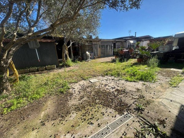 casa indipendente in vendita a Latina in zona Latina Scalo