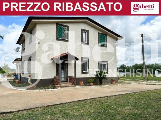 casa indipendente in vendita a Latina in zona Latina Scalo
