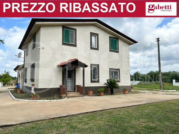 casa indipendente in vendita a Latina in zona Latina Scalo