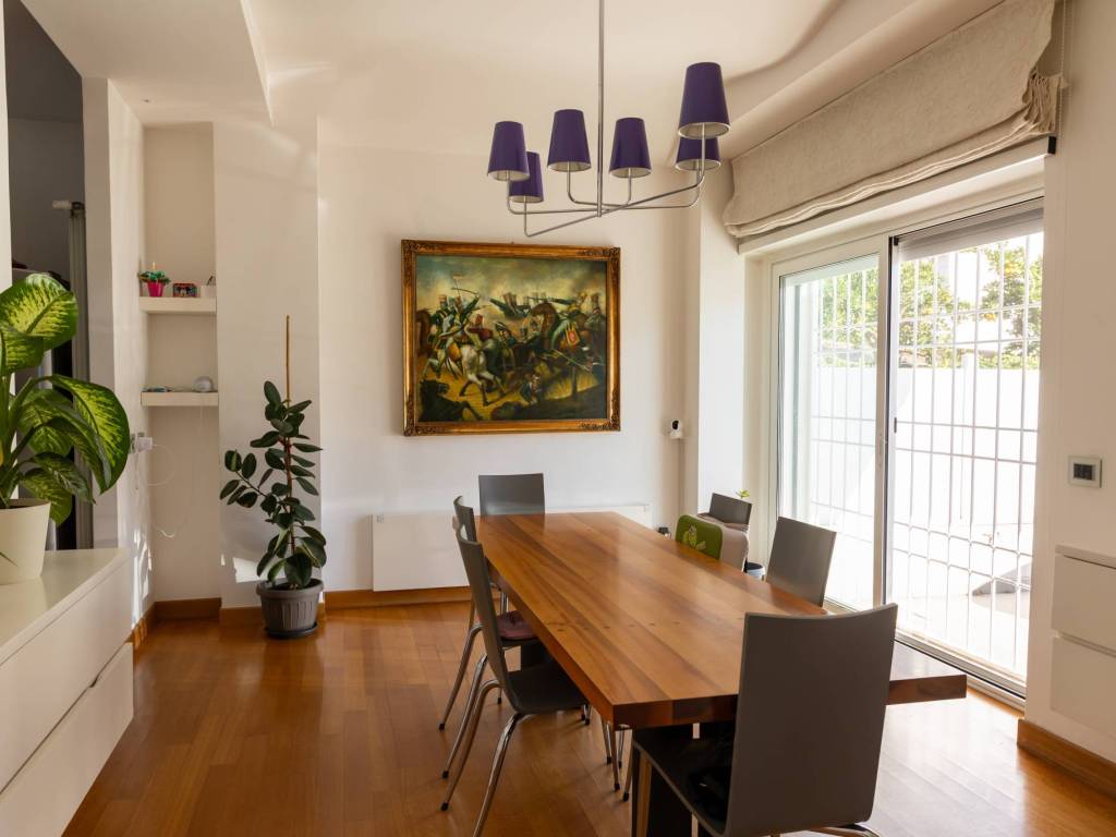 casa indipendente in vendita a Latina in zona Centro Città