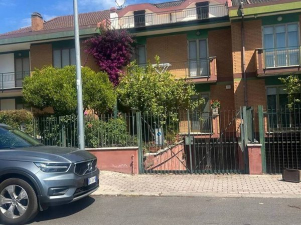 casa indipendente in vendita a Latina