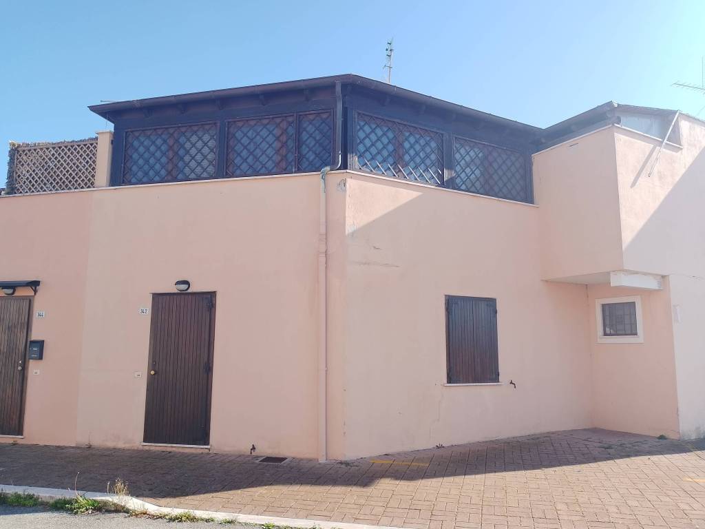 appartamento in vendita a Latina in zona Foce Verde