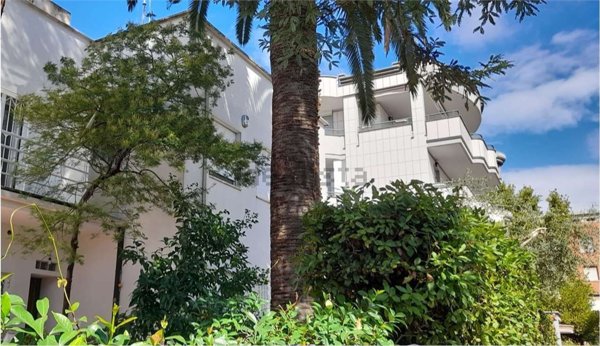 casa indipendente in vendita a Latina in zona Centro Città