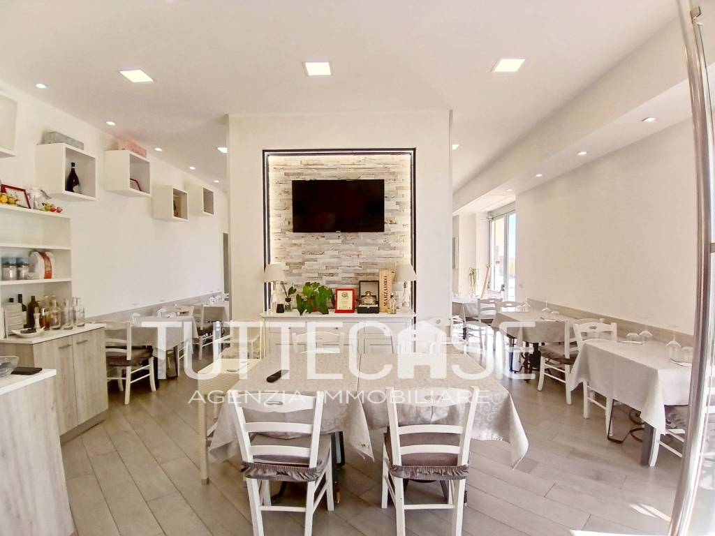 negozio in vendita a Latina in zona Foce Verde