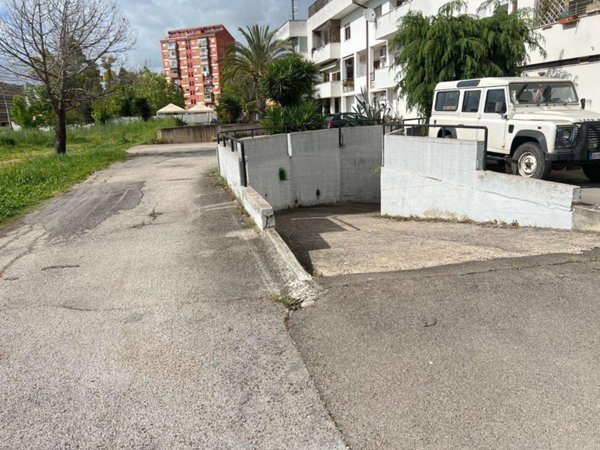 negozio in vendita a Latina