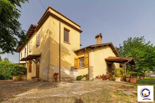 casa indipendente in vendita a Latina in zona Le Ferriere