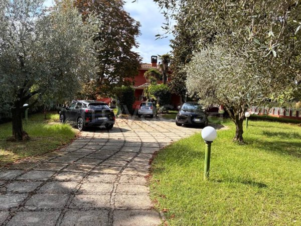 casa indipendente in vendita a Latina