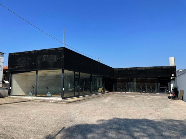 capannone in vendita a Latina