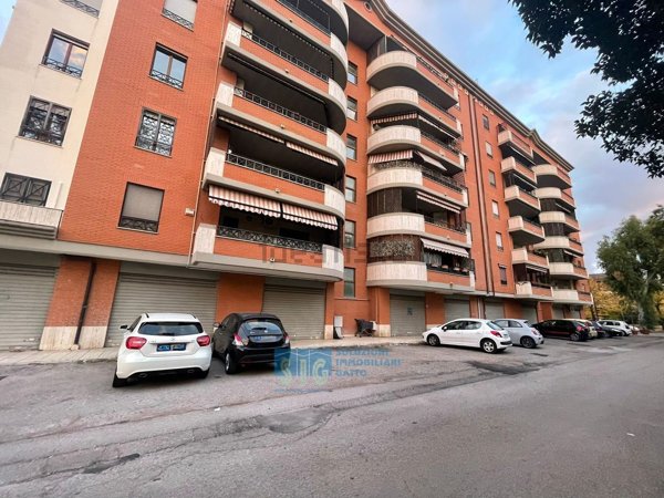 locale commerciale in vendita a Latina