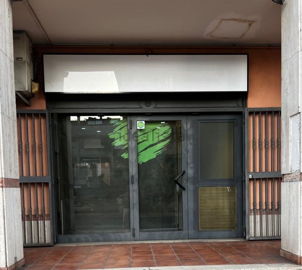 locale commerciale in vendita a Latina