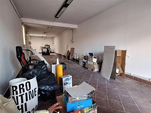 locale commerciale in vendita a Latina