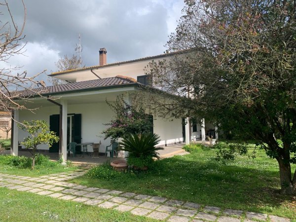 casa indipendente in vendita a Latina in zona Borgo Faiti