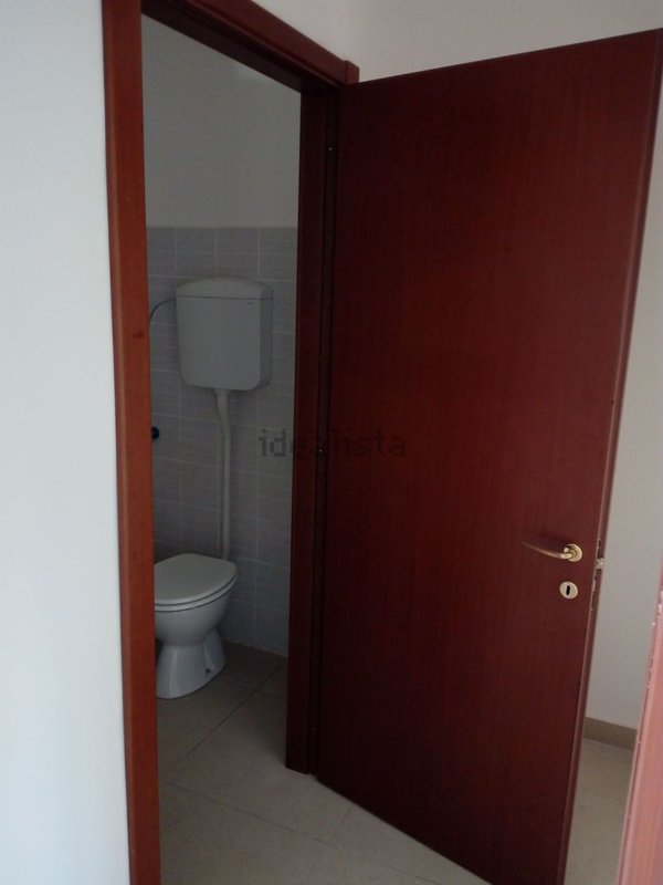 locale commerciale in vendita a Latina in zona Latina Scalo