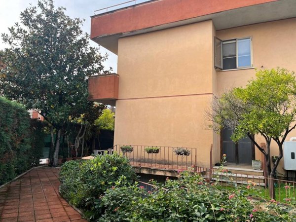 casa indipendente in vendita a Latina