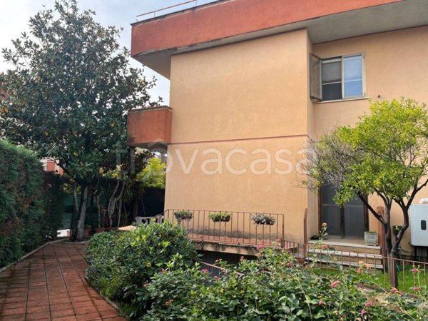 casa indipendente in vendita a Latina