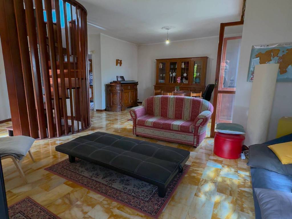 casa indipendente in vendita a Latina