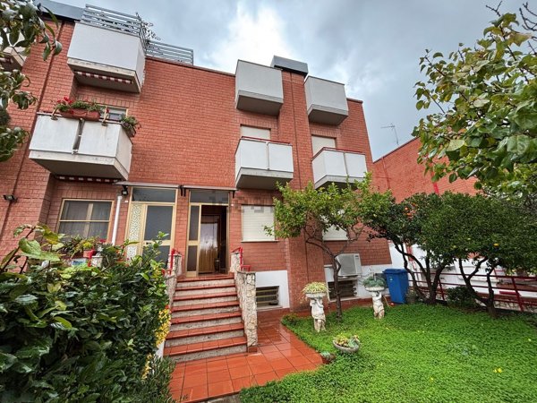 casa indipendente in vendita a Latina in zona Borgo Sabotino