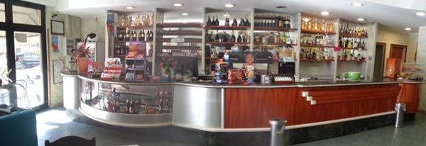 locale commerciale in vendita a Latina