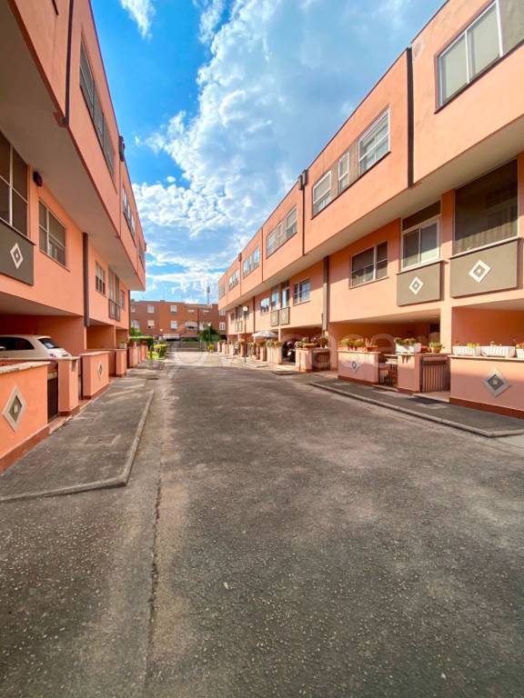 casa indipendente in vendita a Latina