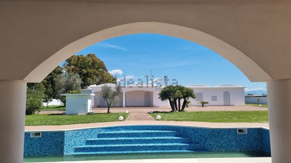 casa indipendente in vendita a Latina