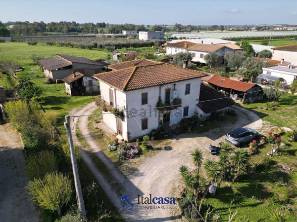 casa indipendente in vendita a Latina in zona Centro Città