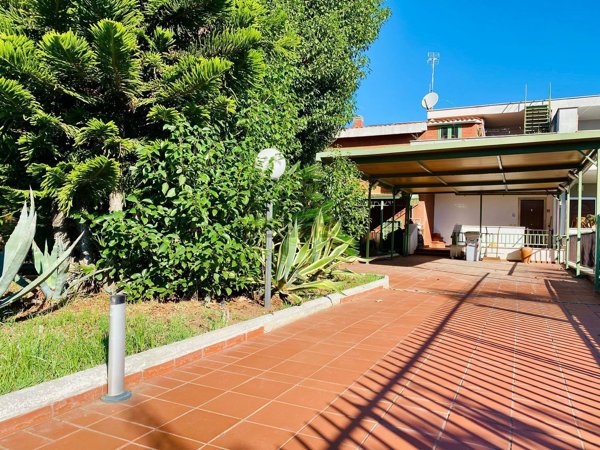 casa indipendente in vendita a Latina