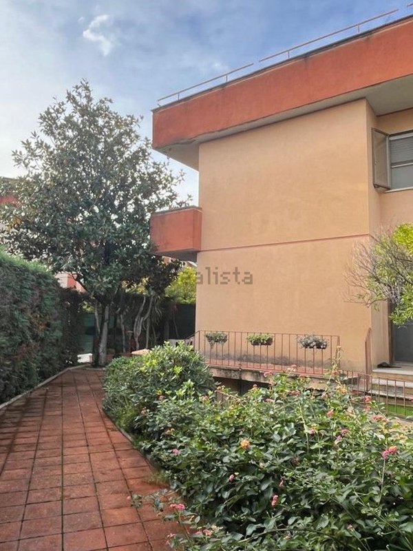 casa indipendente in vendita a Latina