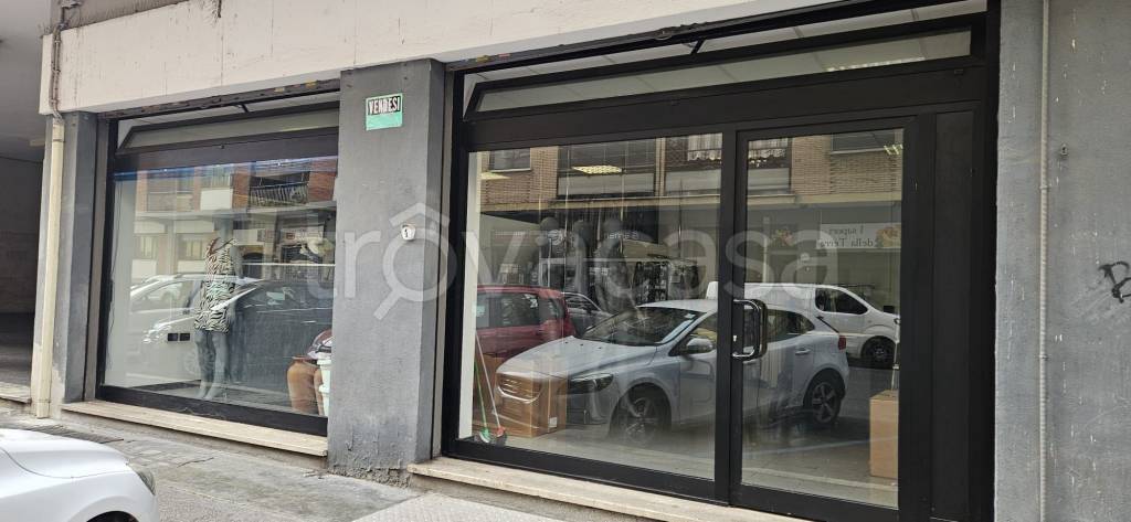 negozio in vendita a Latina in zona Centro Città