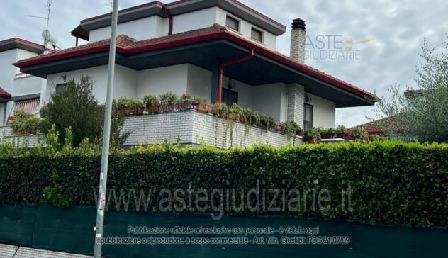 casa indipendente in vendita a Latina