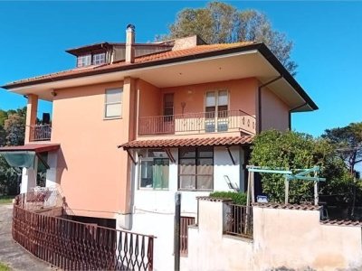 casa indipendente in vendita a Latina in zona Borgo Piave