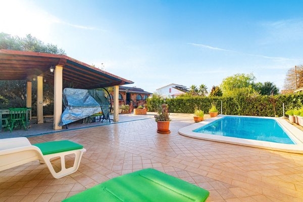 casa indipendente in vendita a Latina in zona Consorzio Anni Verdi