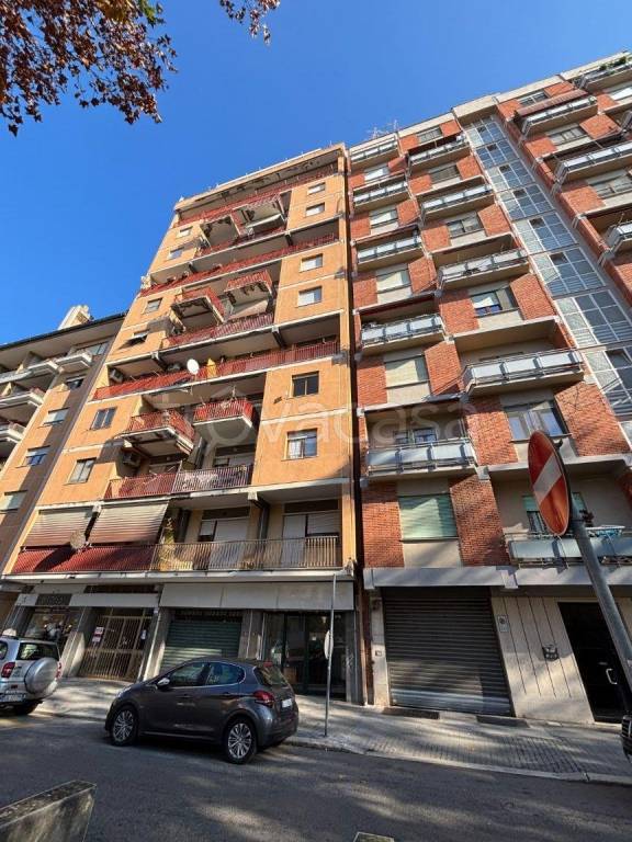 negozio in vendita a Latina