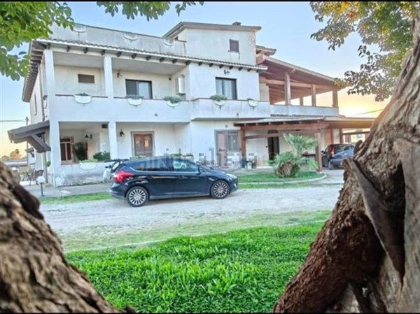 casa indipendente in vendita a Latina in zona Le Ferriere