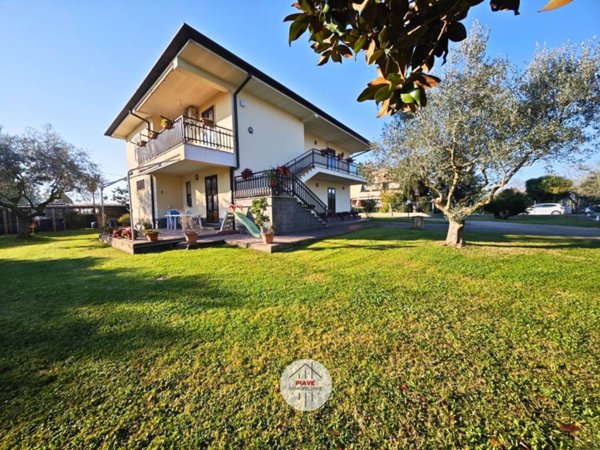 casa indipendente in vendita a Latina in zona Acciarella