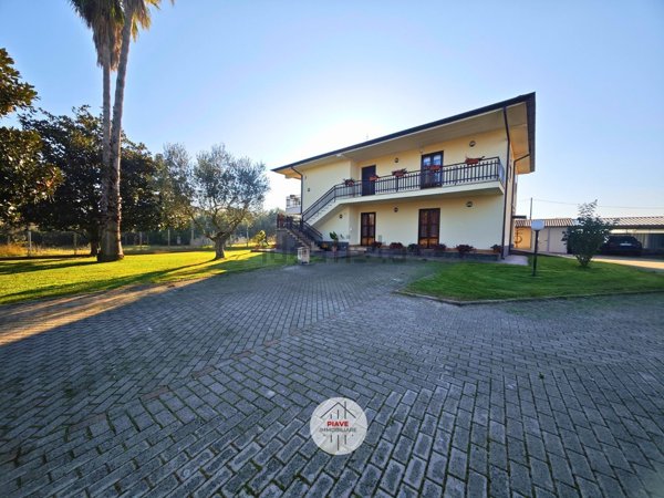 casa indipendente in vendita a Latina in zona Borgo Bainsizza