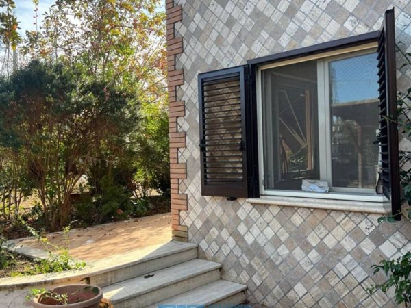 casa indipendente in vendita a Latina