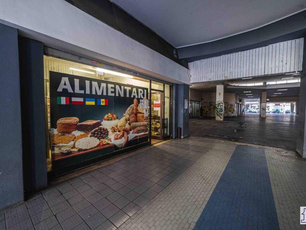 negozio in vendita a Latina in zona Centro Città