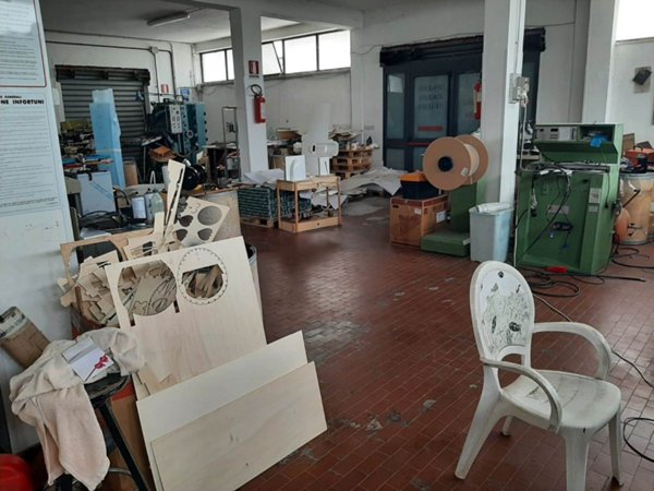 negozio in vendita a Latina