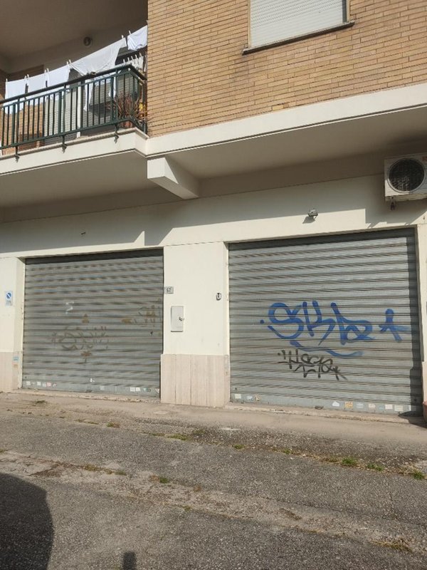 ufficio in vendita a Latina in zona Latina Scalo