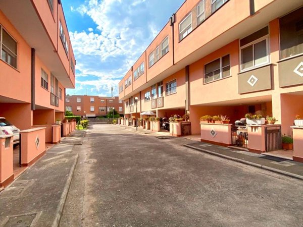 casa indipendente in vendita a Latina